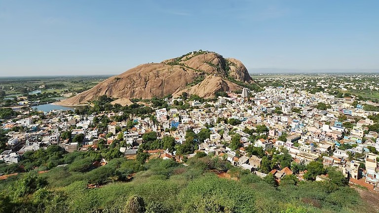 திருப்பரங்குன்றம் விவகாரத்தில் பழைய நிலையே தொடரும் என்று அமைச்சர் நிர்மல் குமார் தெரிவித்த கருத்துக்கு கம்யூனிஸ்ட் கட்சிகள் வரவேற்பு !!